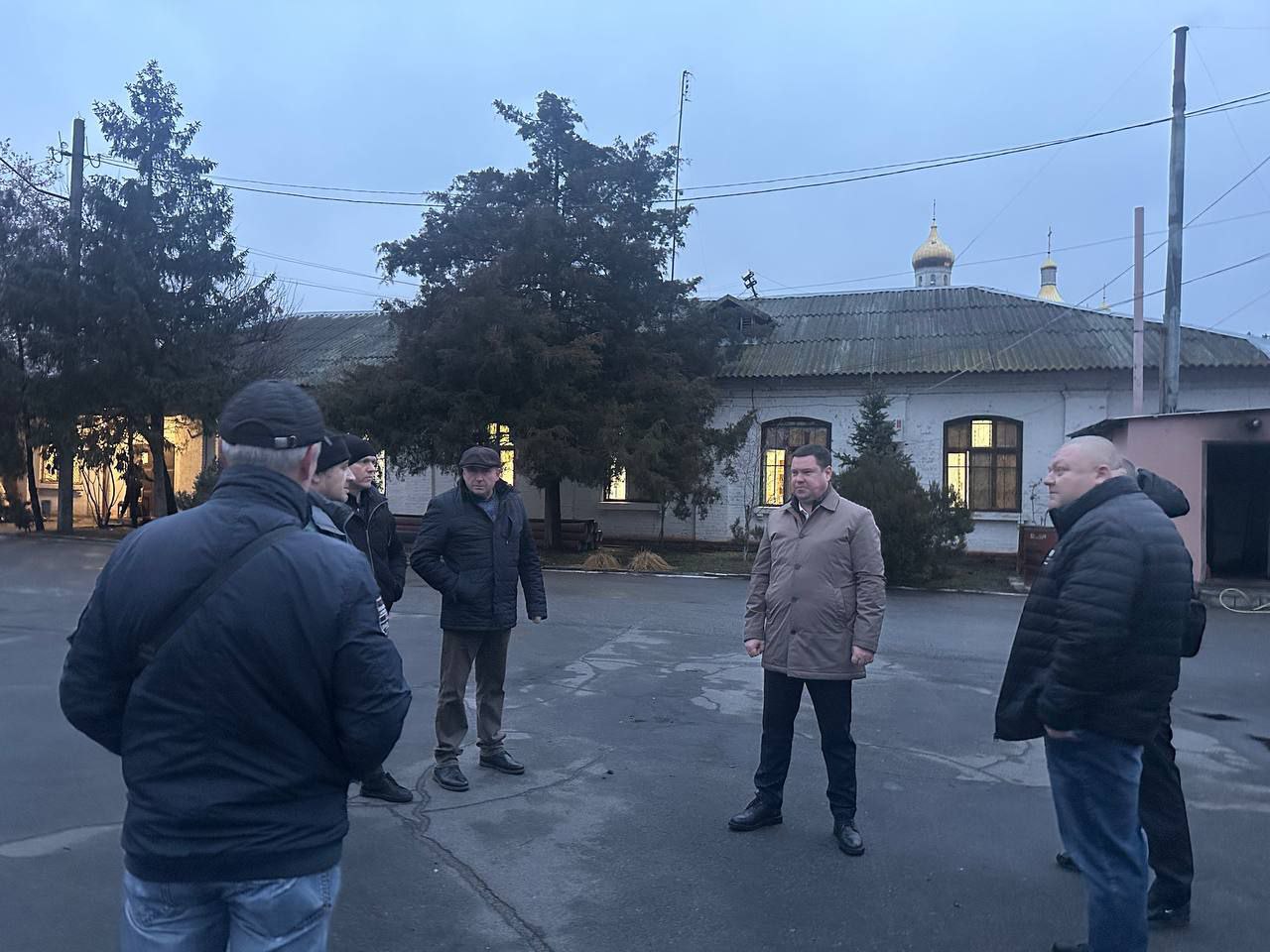 Глава Новокаховского городского округа Виталий Гура провёл рабочее совещание с сотрудниками МКП &quot;Новокаховский коммунальный сервис&quot;.