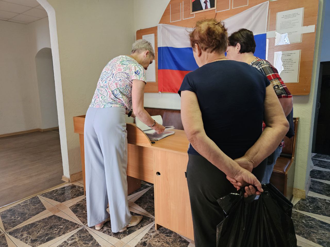 В городском округе город Новая Каховка проводится противопожарный инструктаж.