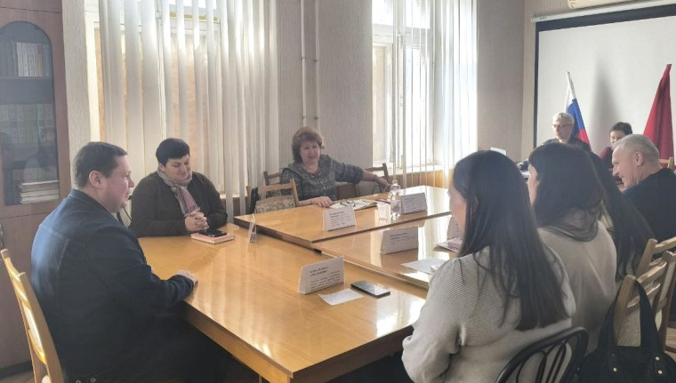 В Новой Каховке состоялось очередное заседание комиссии по делам несовершеннолетних и защите их прав. В Новой Каховке состоялось очередное заседание комиссии по делам несовершеннолетних и защите их прав.